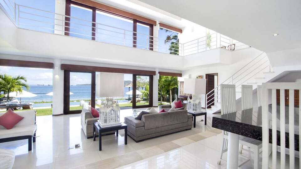 5 Star Villa Lucia – Elegant Oceanfront Living