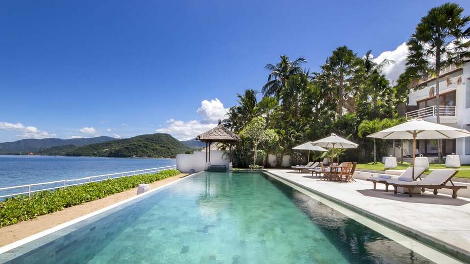 5 Star Villa Lucia – Elegant Oceanfront Living
