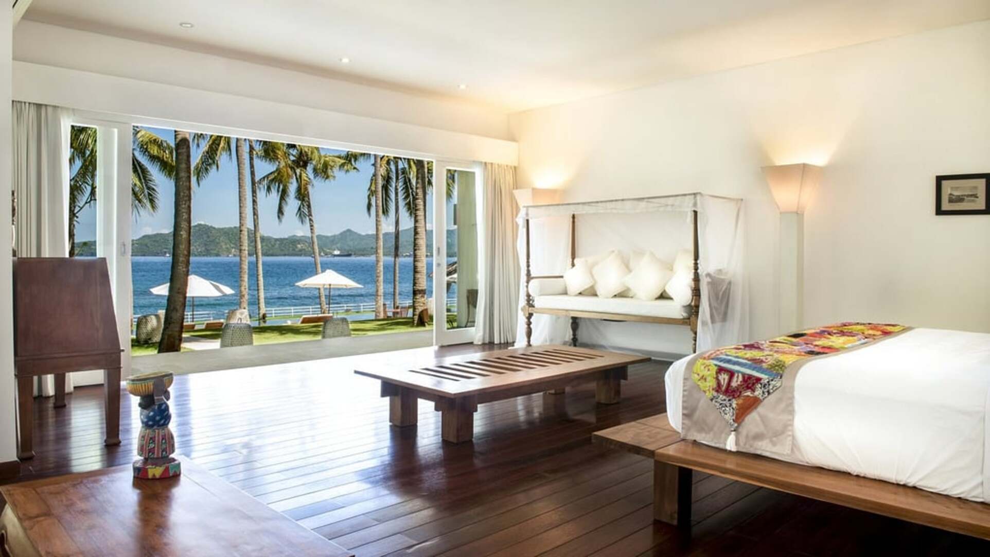 5 Star Villa Stella – Elegant Beachfront Serenity