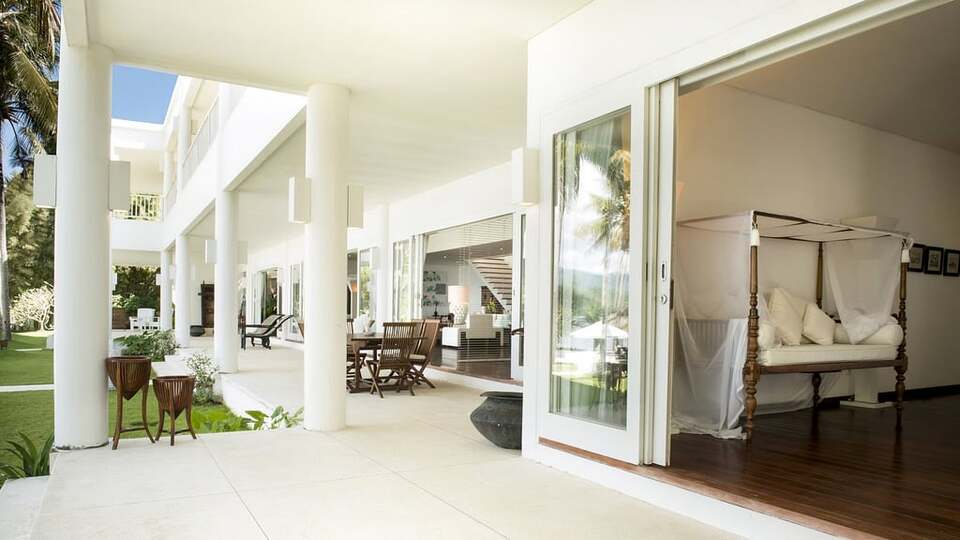 5 Star Villa Stella – Elegant Beachfront Serenity
