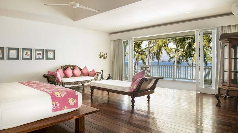 5 Star Villa Stella – Elegant Beachfront Serenity