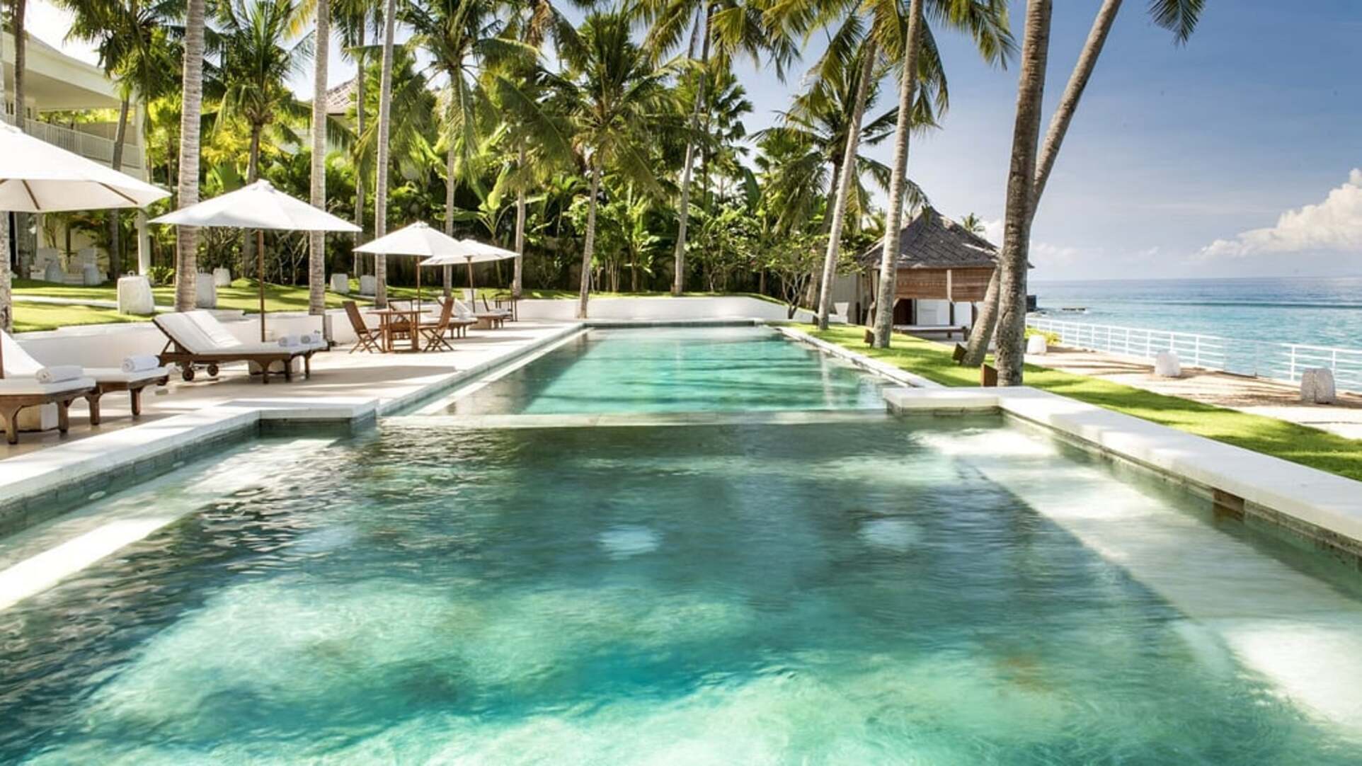 5 Star Villa Stella – Elegant Beachfront Serenity