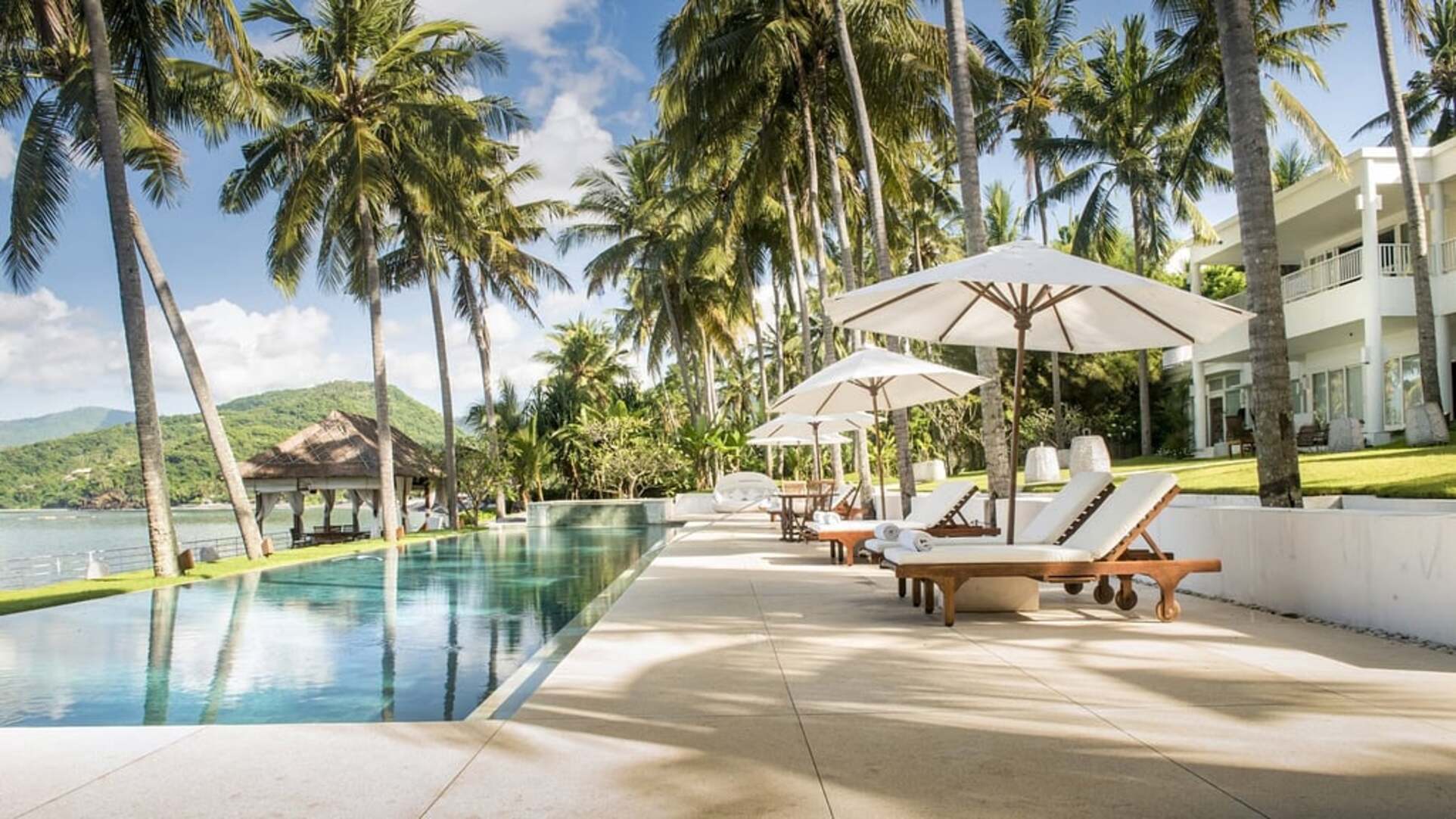 5 Star Villa Stella – Elegant Beachfront Serenity