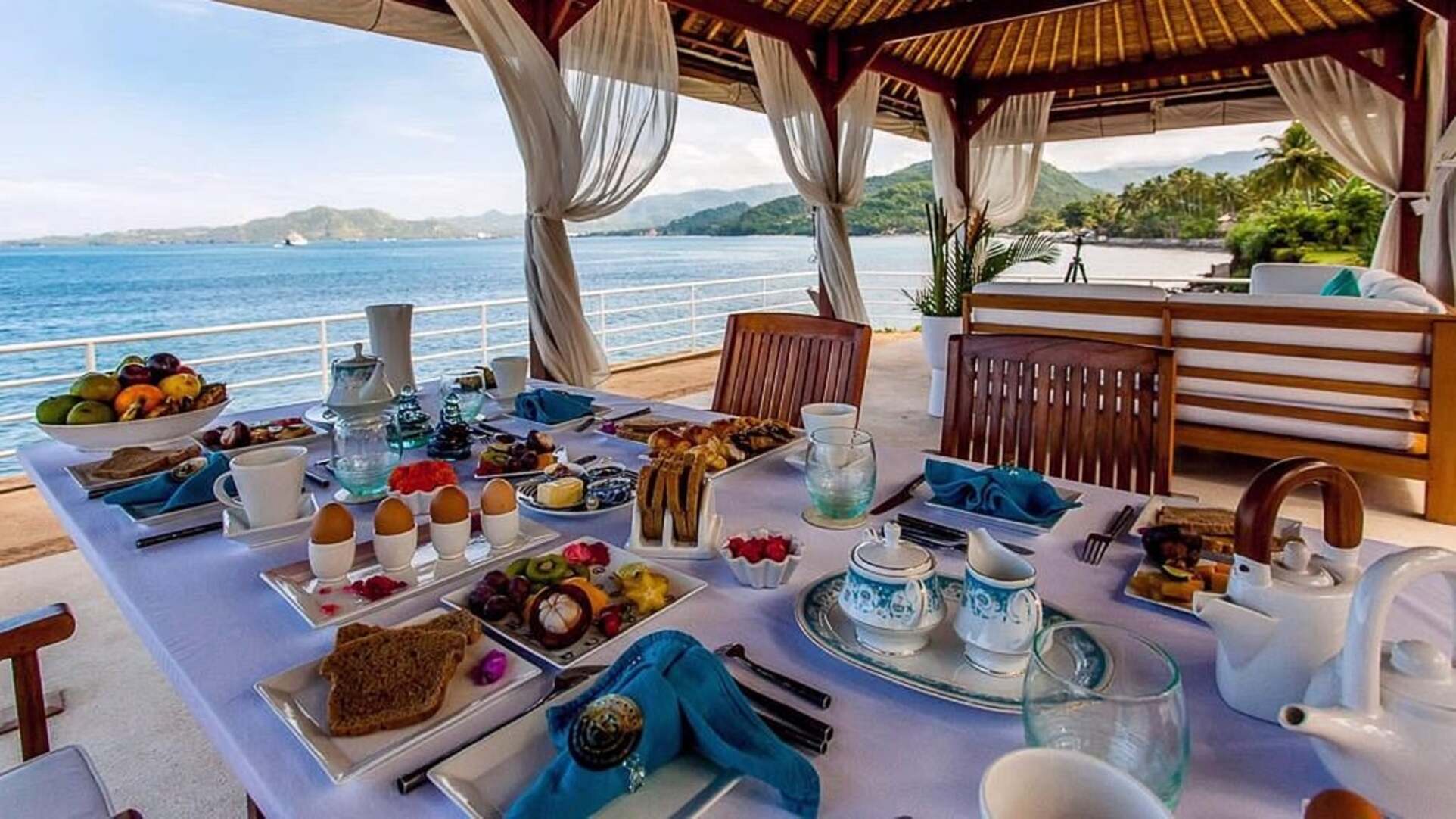 5 Star Villa Stella – Elegant Beachfront Serenity