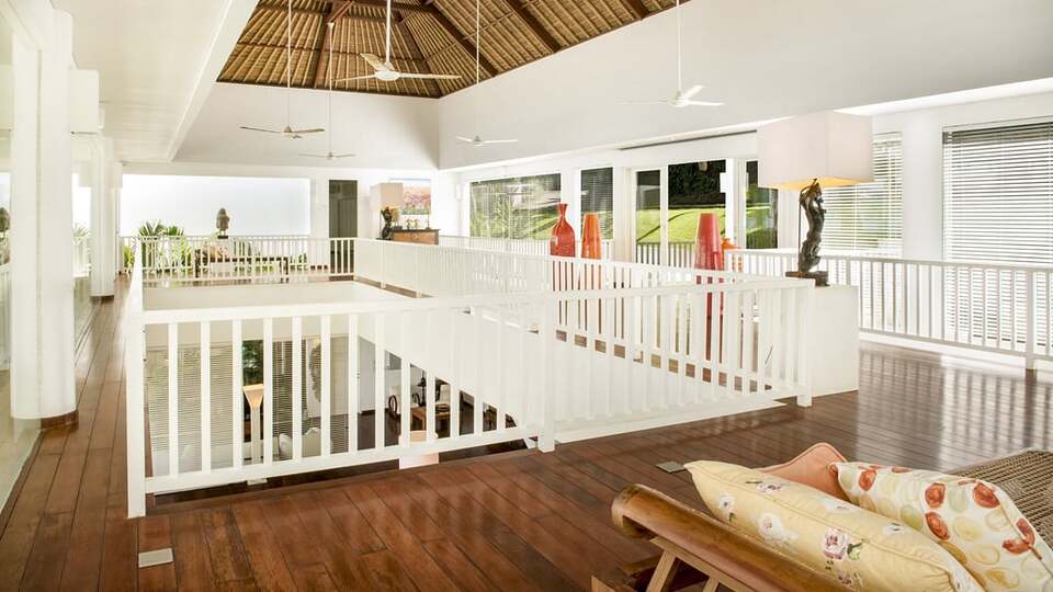 5 Star Villa Lulla – A Luxurious Beachfront Escape in Bali