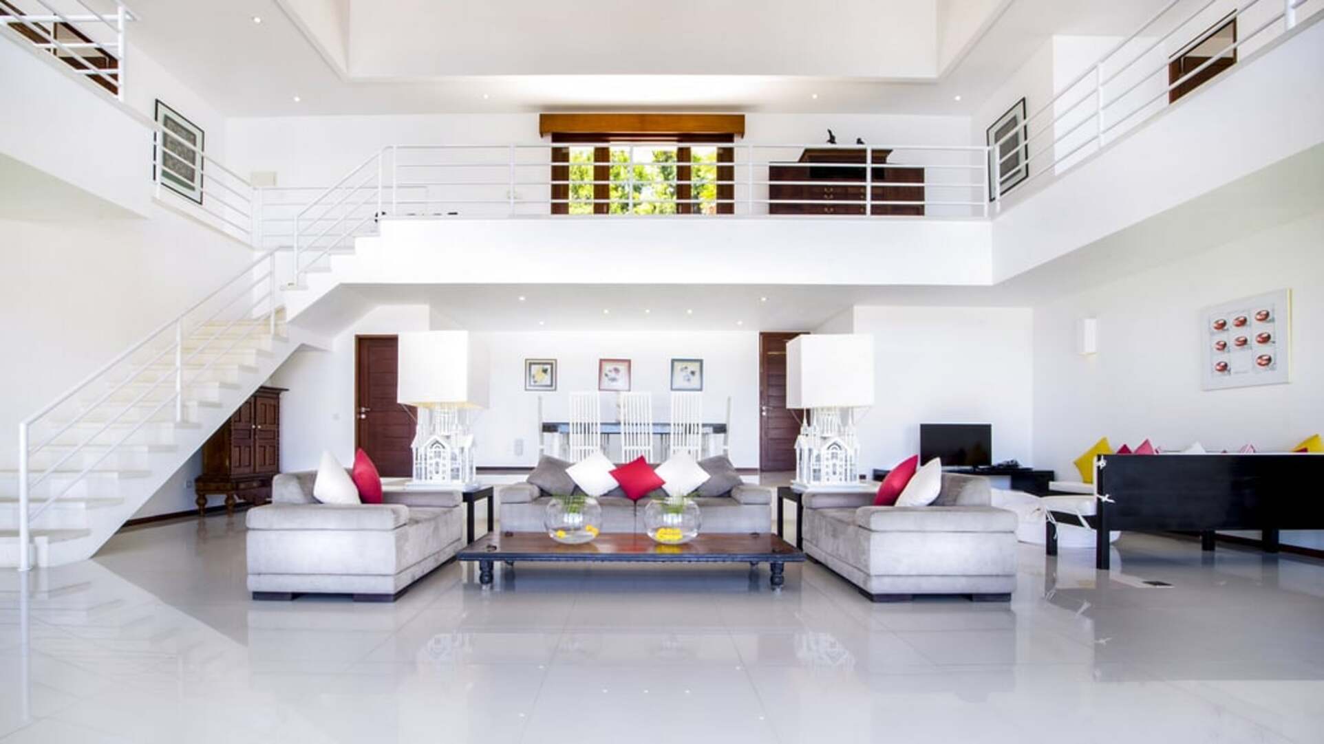 5 Star Villa Lulla – A Luxurious Beachfront Escape in Bali