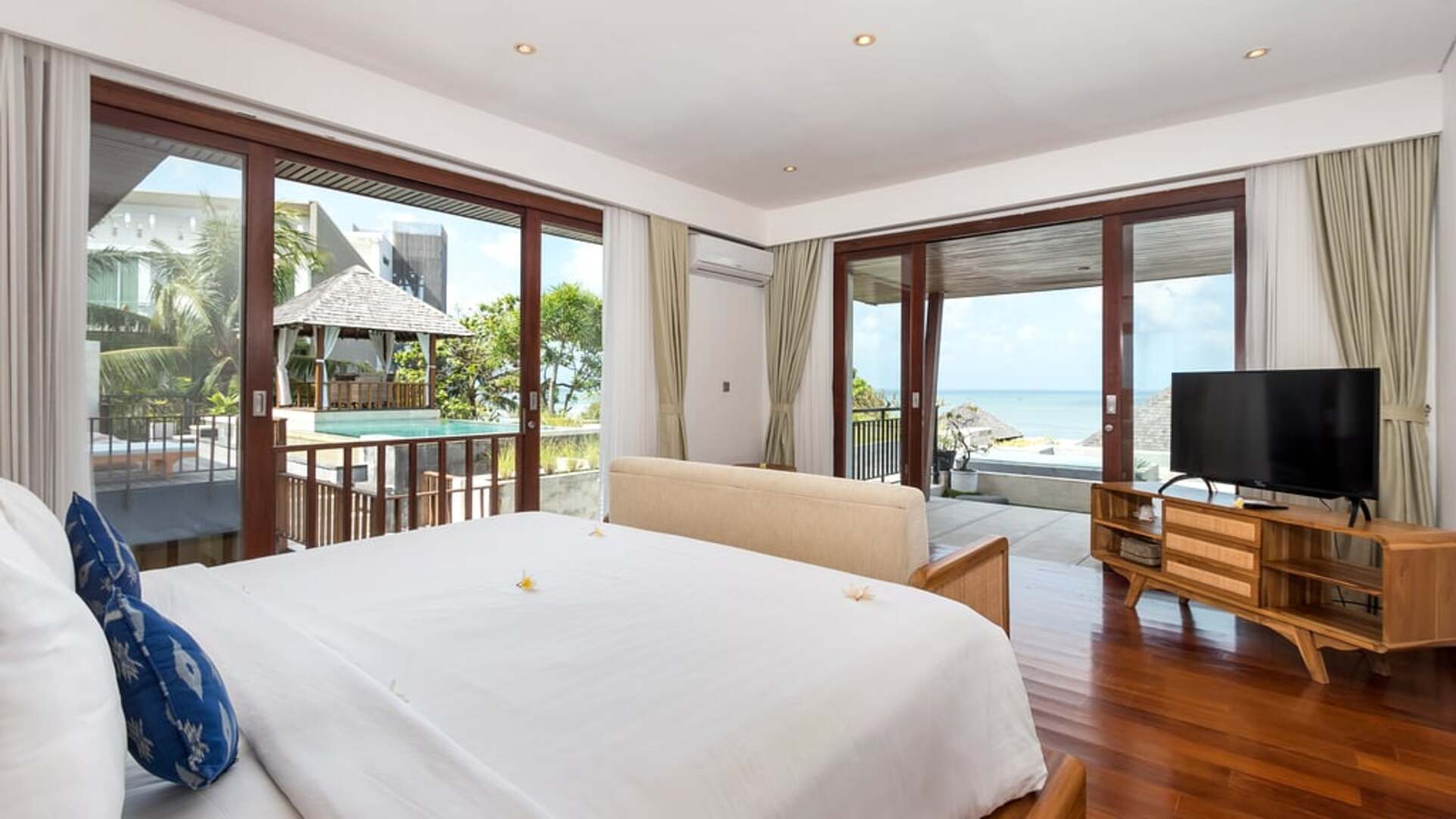 5 Star The Chand’s Three – Oceanfront Balinese Escape