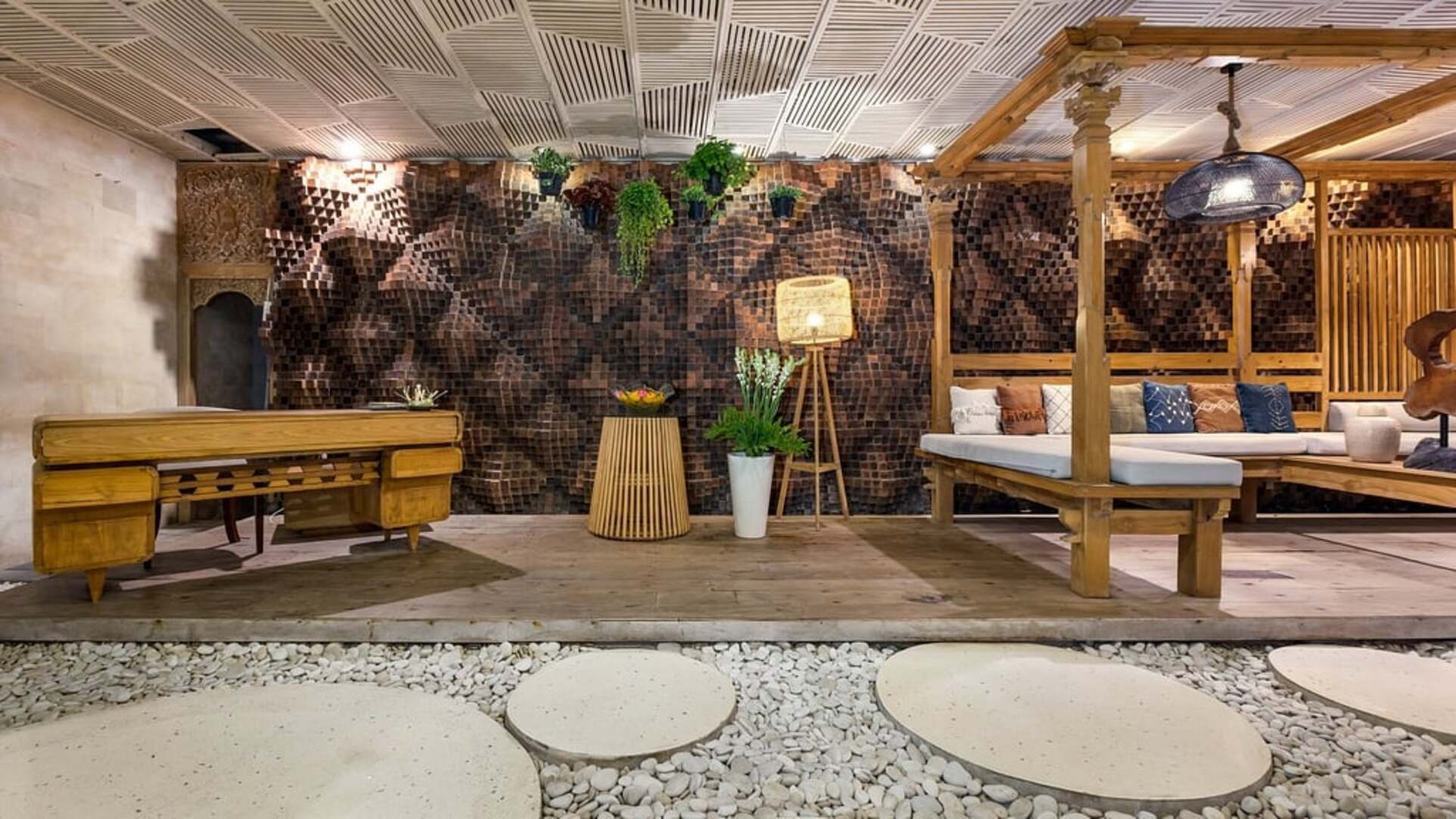 5 Star The Chand’s Three – Oceanfront Balinese Escape