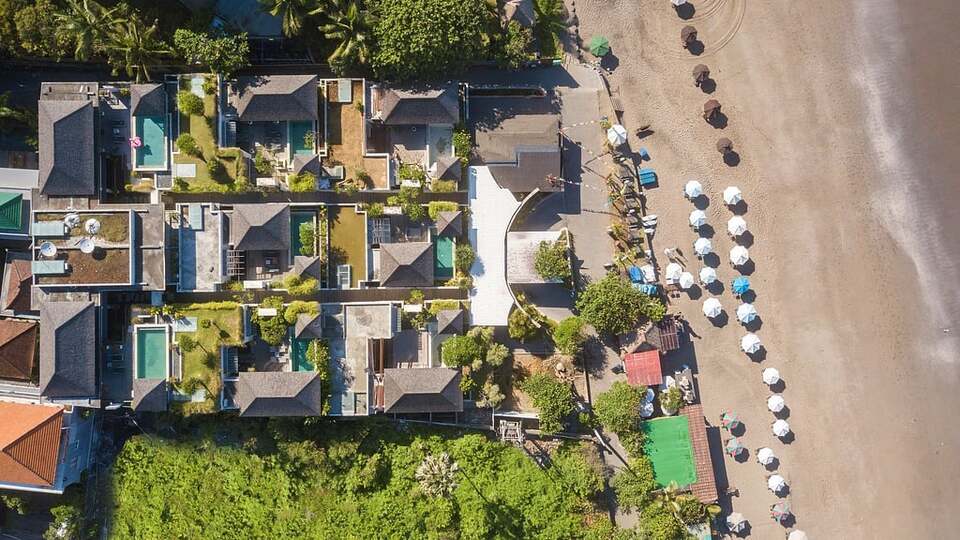 5 Star The Chand’s One – Sunset Beachfront Retreat