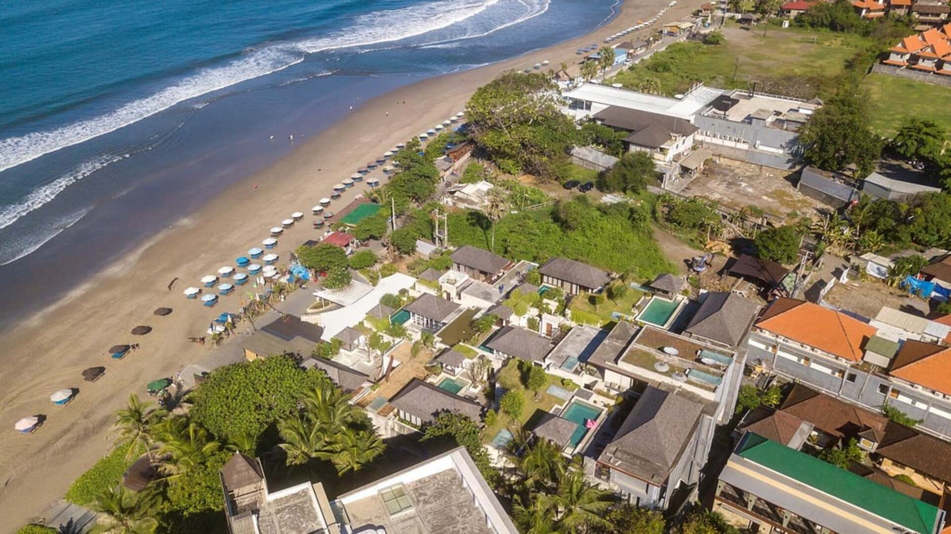 5 Star The Chand’s One – Sunset Beachfront Retreat