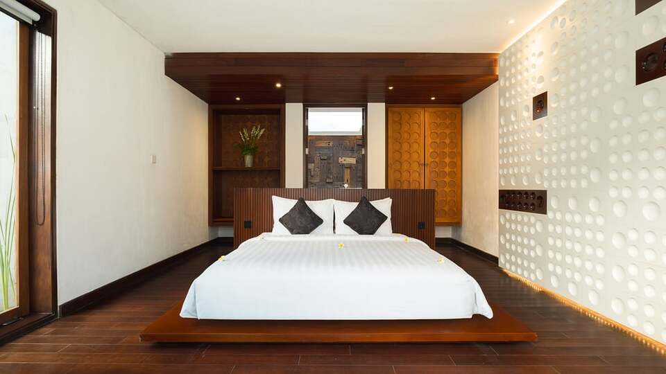5 Star The Chand’s Two – Tropical Beachfront Escape