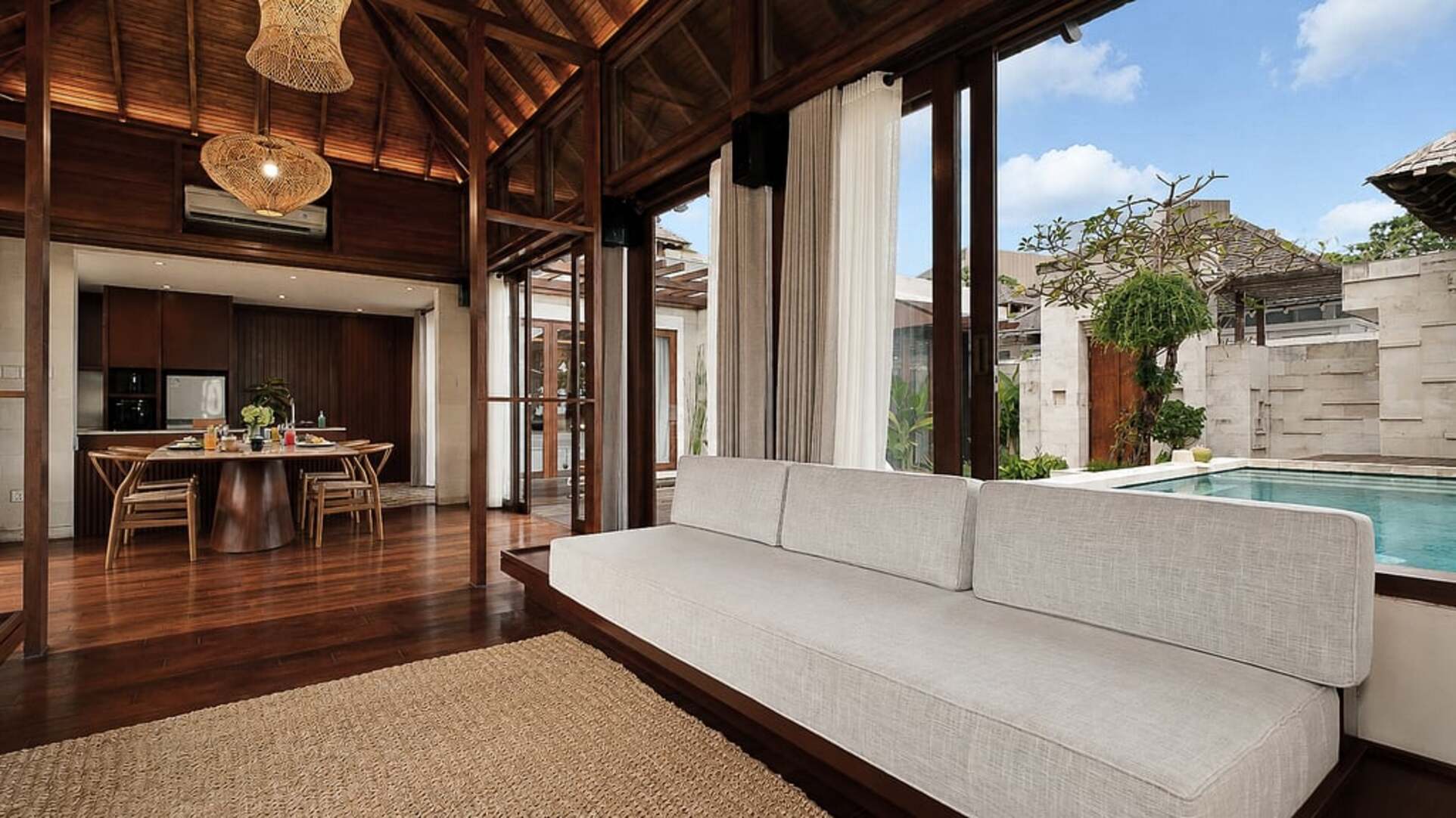 5 Star The Chand’s Two – Tropical Beachfront Escape