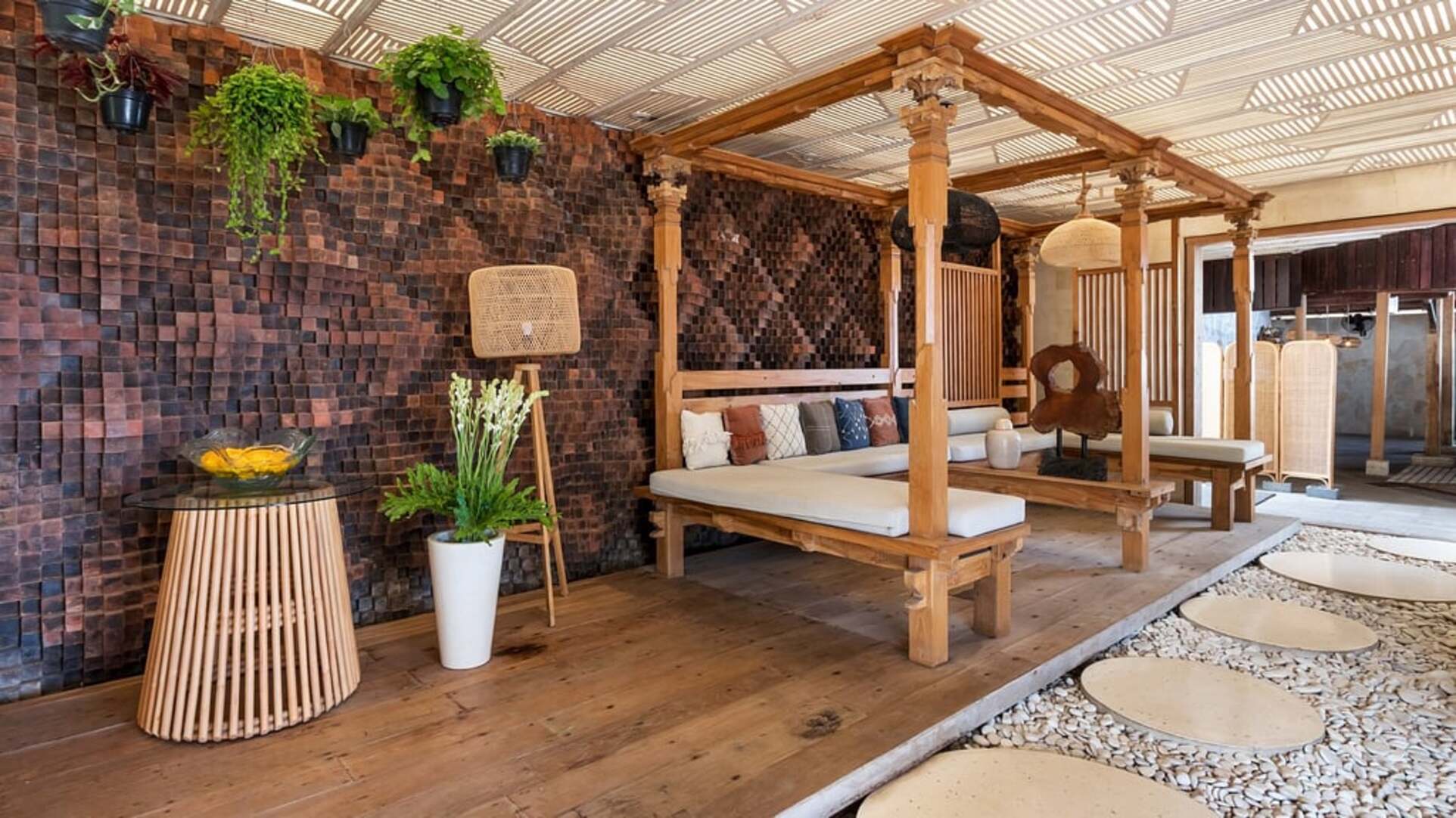 5 Star The Chand’s Three – Elevated Beachfront Escape