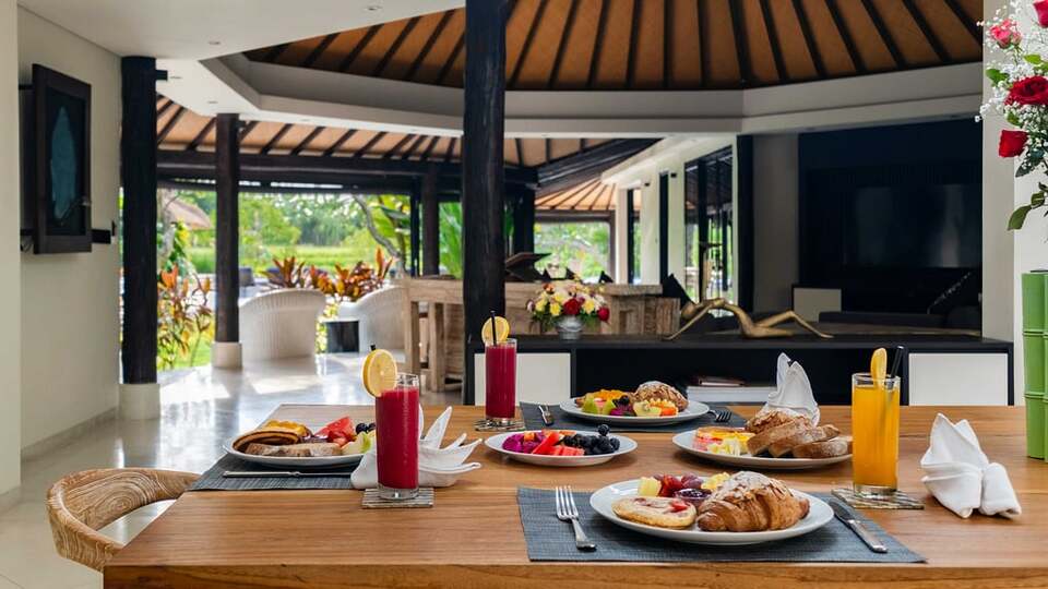 5 Star Villa Kubu Dewi Sri – Canggu Ricefield Retreat