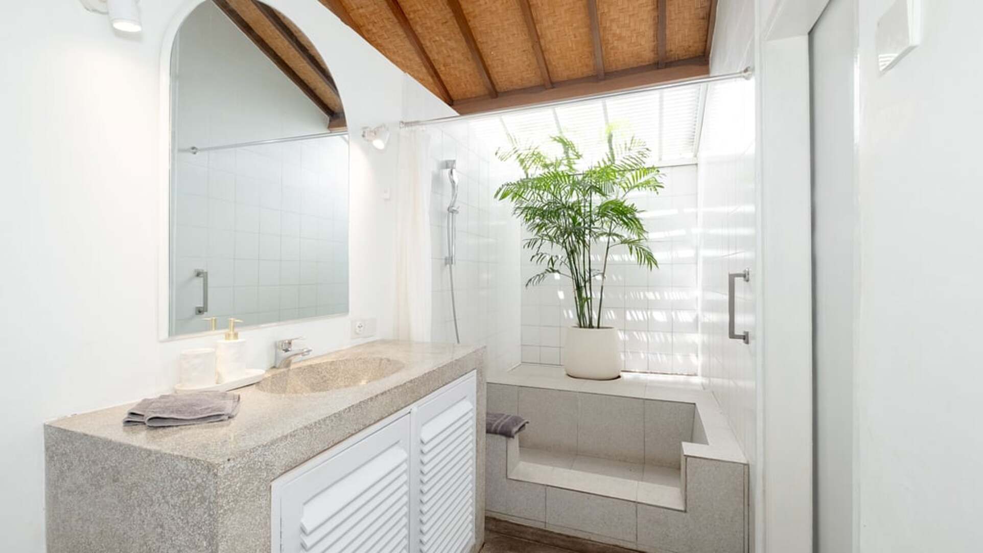 5 Star Villa Celeste – Tropical Seminyak Haven