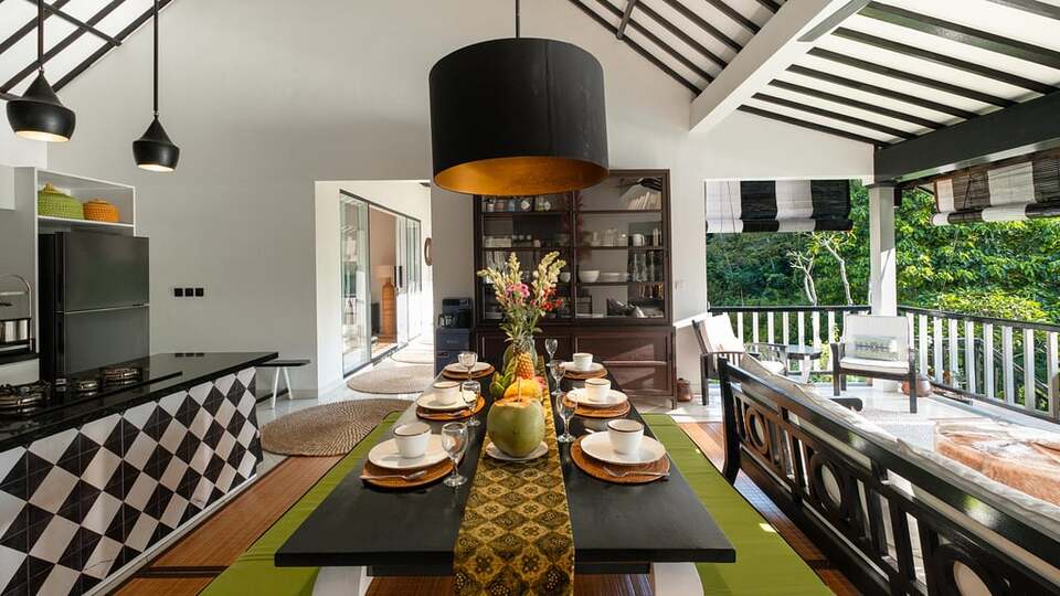 5 Star Villa Lepak by the River – Riverside Ubud Retreat