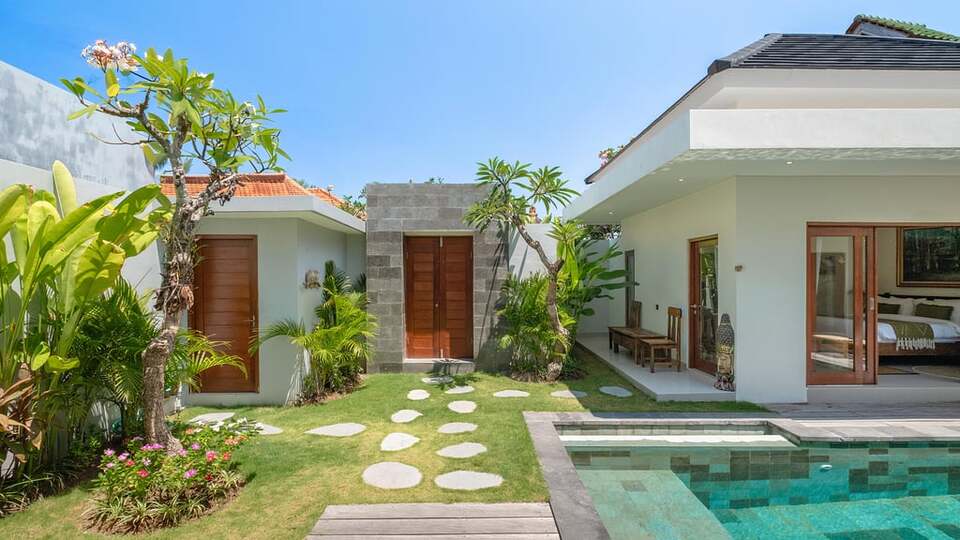 5 Star Villa Lange 2 – Serene Seminyak Escape