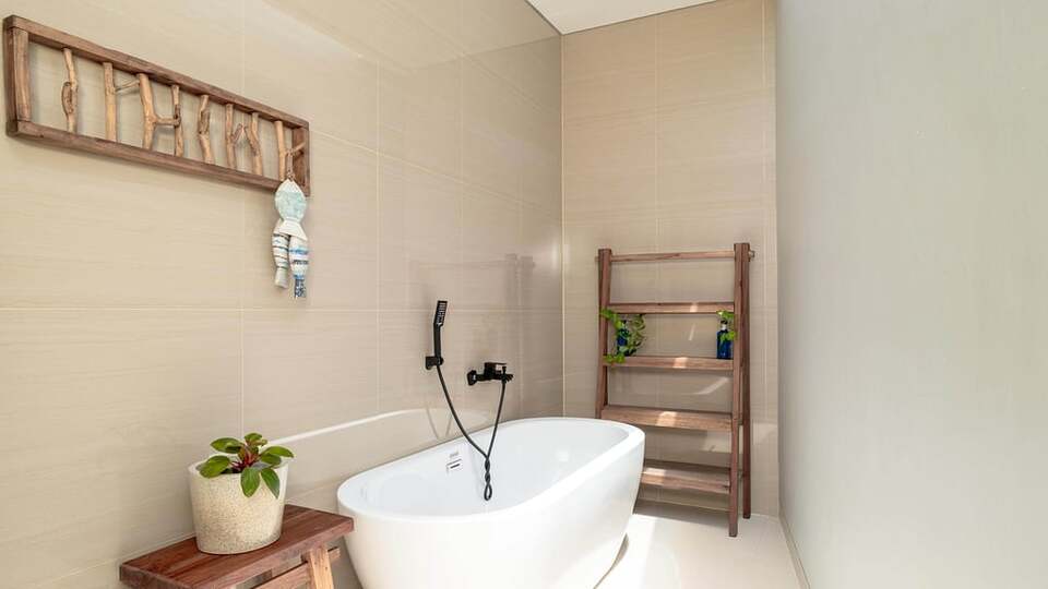 5 Star Villa Lange 2 – Serene Seminyak Escape