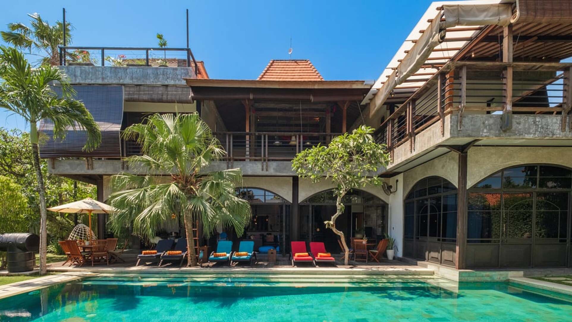 5 Star NicoNico Mansion – Eclectic Seminyak Mansion