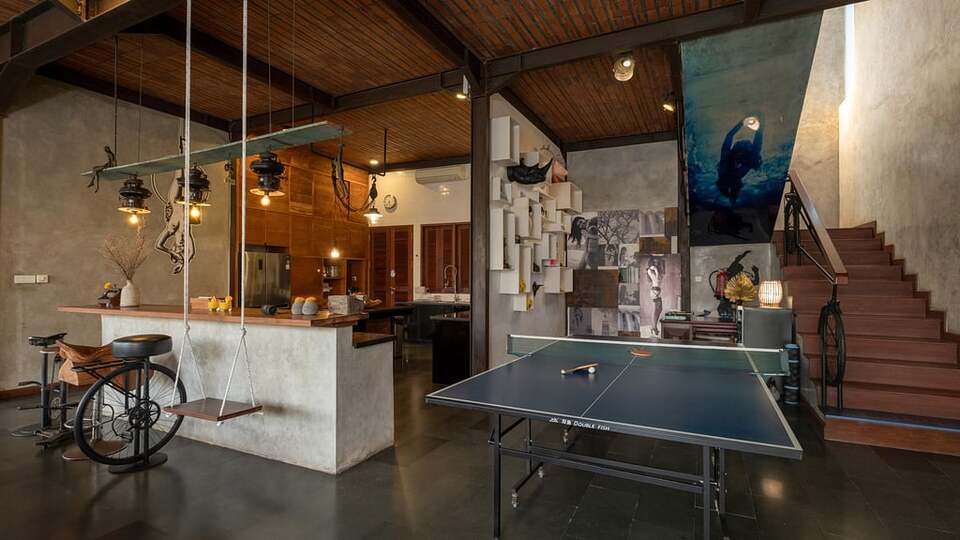 5 Star NicoNico Mansion – Eclectic Seminyak Mansion