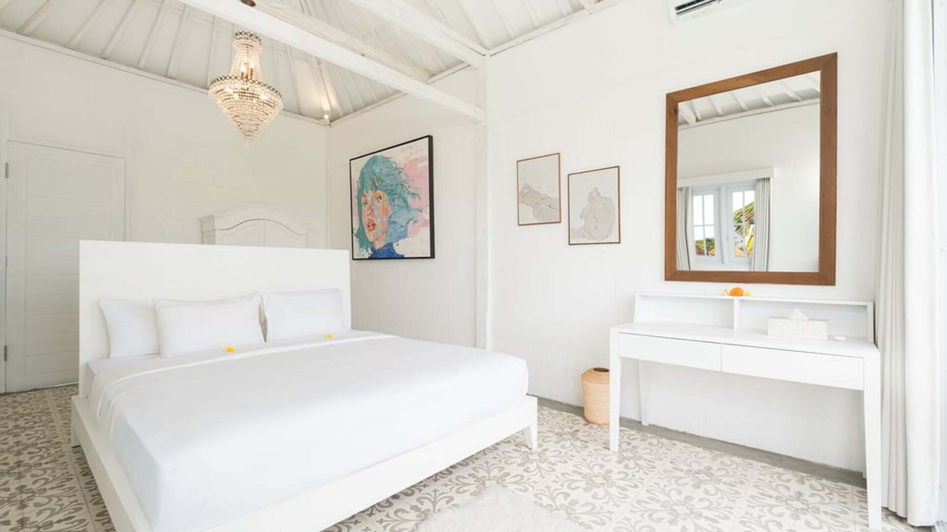 5 Star NicoNico Mansion – Eclectic Seminyak Mansion