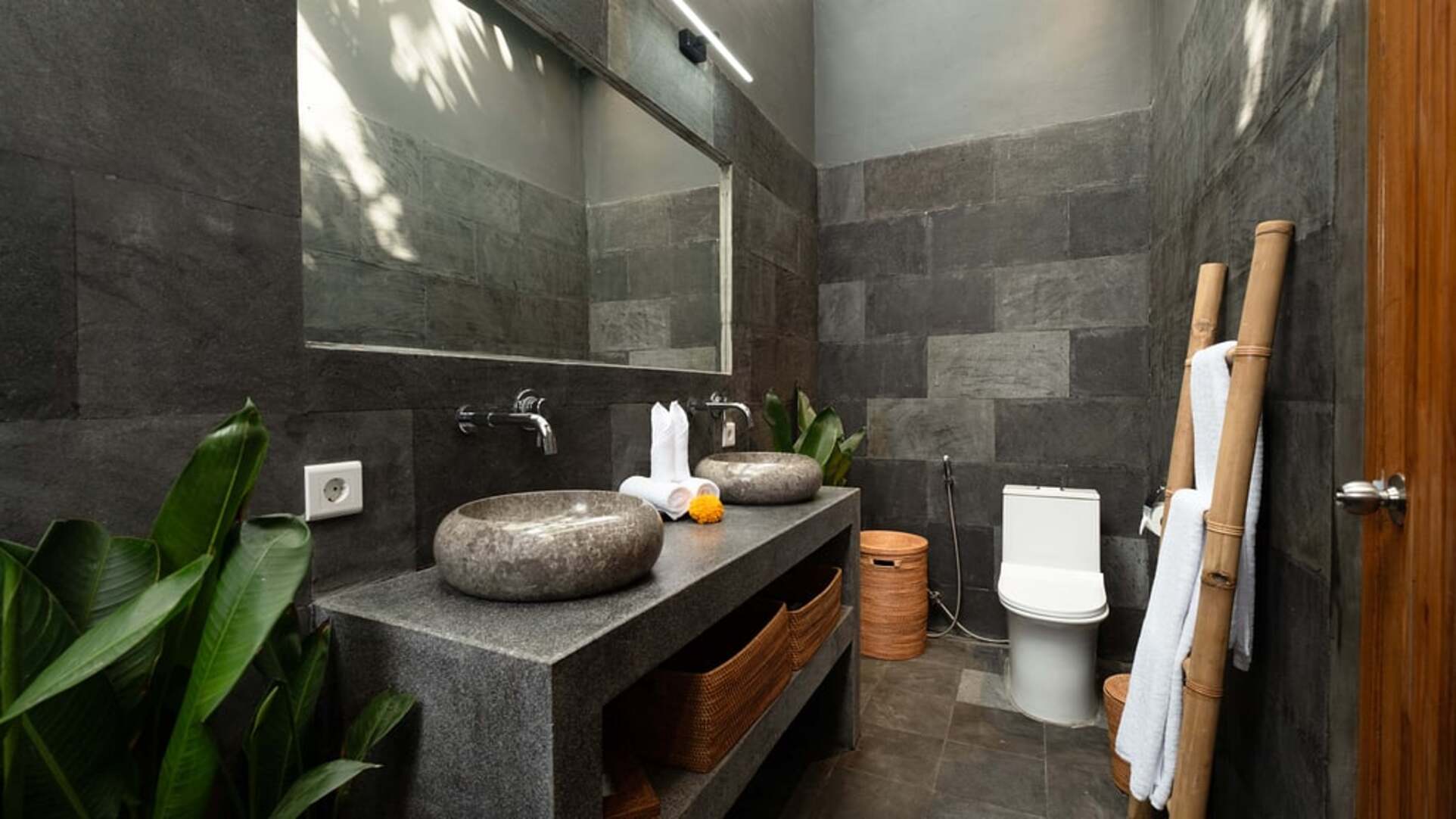 5 Star Alarte Estate – Elegant Seminyak Escape