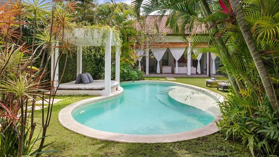 5 Star Alice Estate – Serene Seminyak Estate