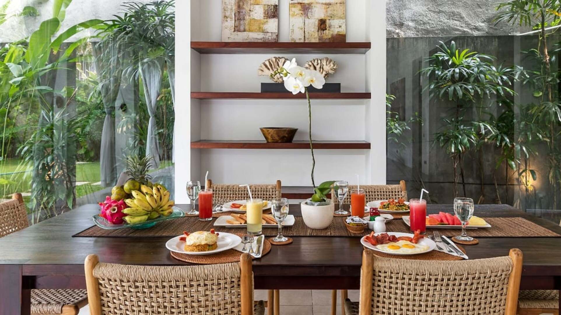 5 Star Alice Estate – Serene Seminyak Estate