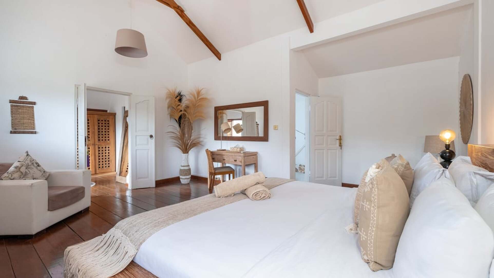 5 Star Villa Mogi – Serene Garden Escape