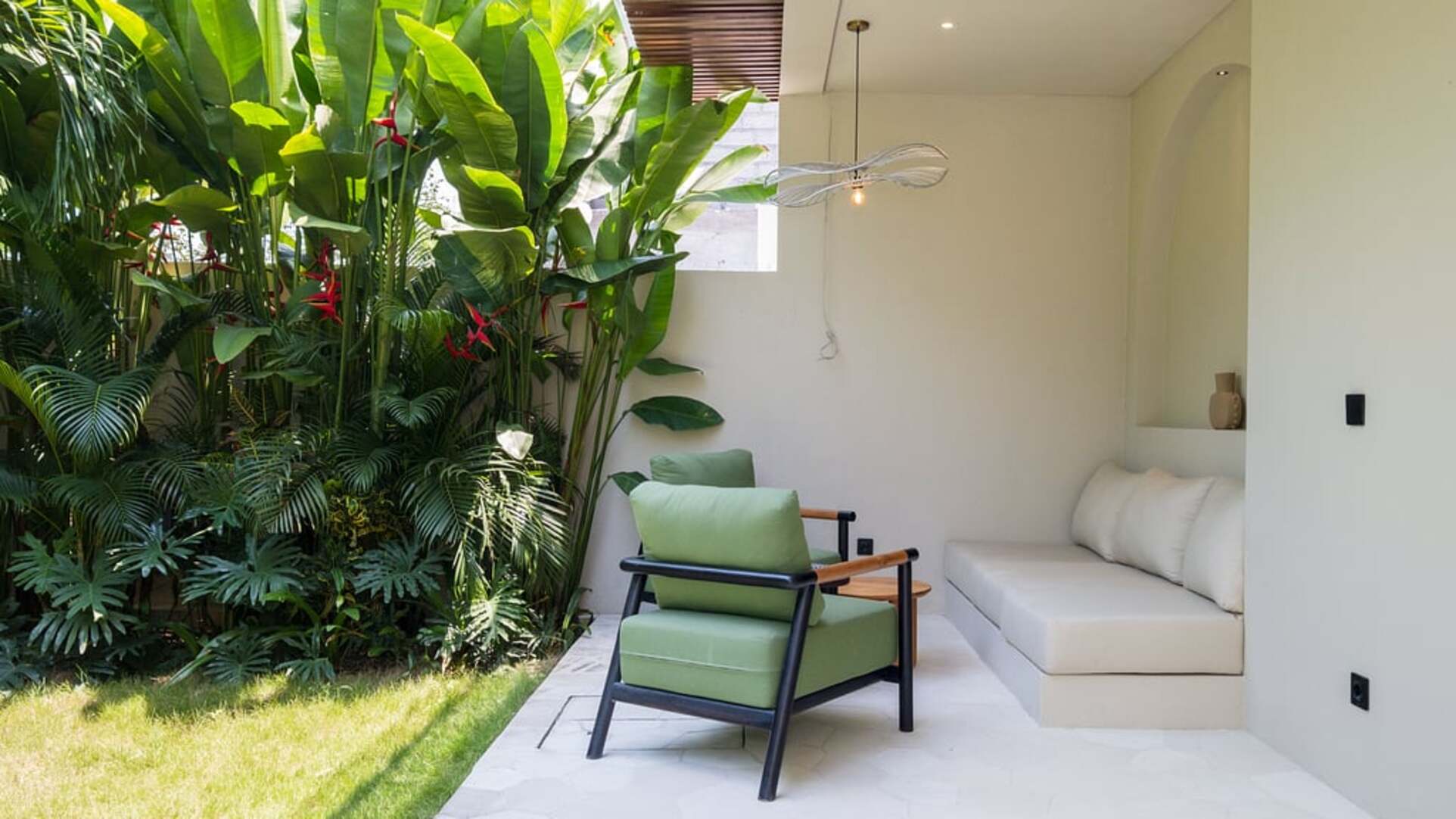 5 Star Loona Palm Seseh Estate - Modern Coastal Serenity