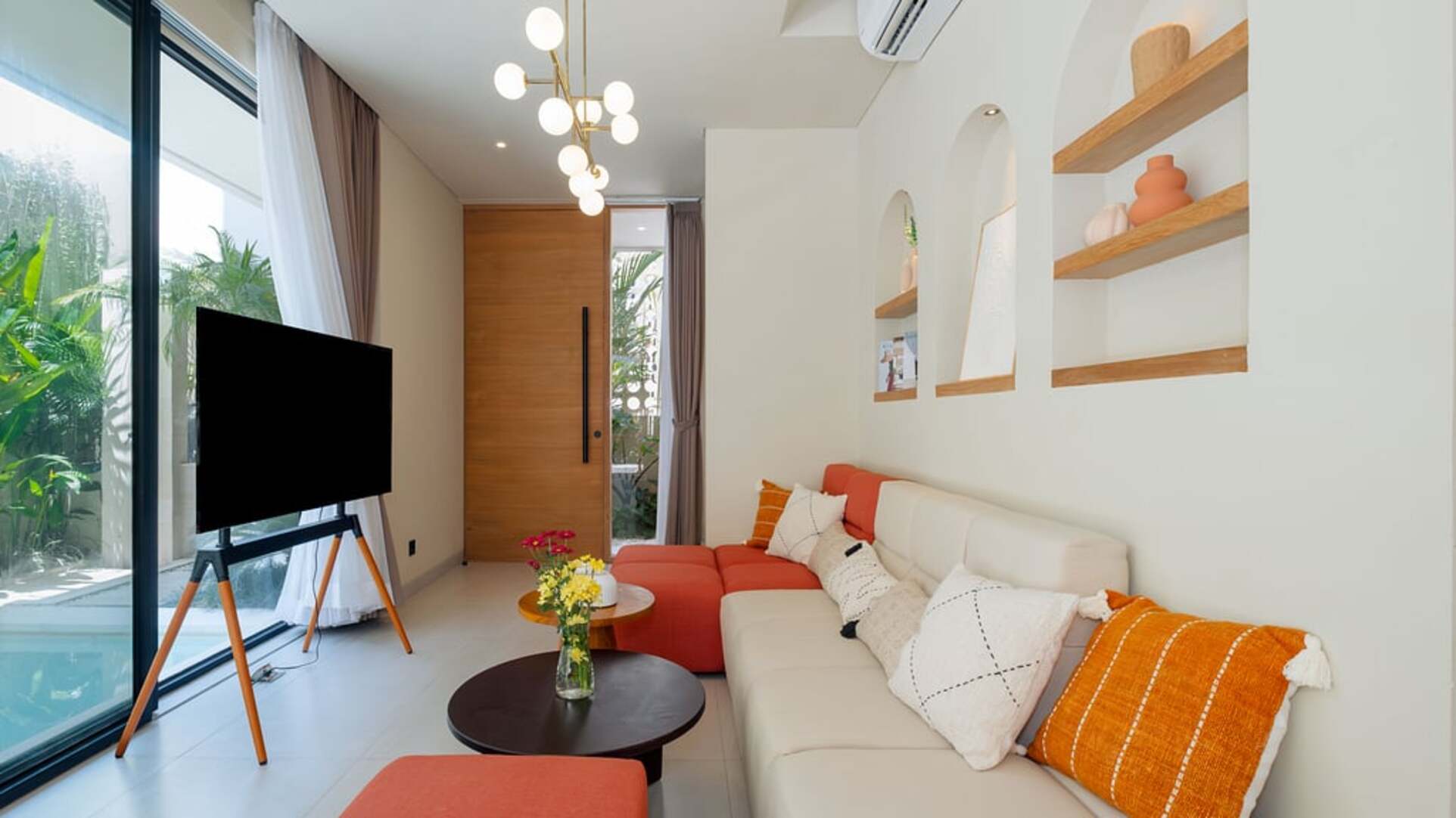 5 Star Loona Palm Seseh Estate - Modern Coastal Serenity