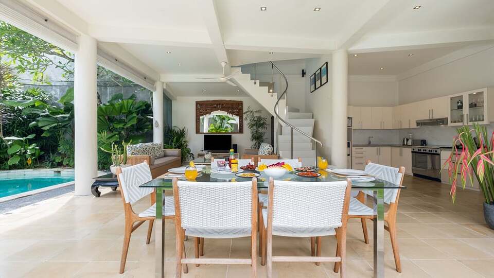5 Star Villa Merta Sari 8 - Seminyak Serenity