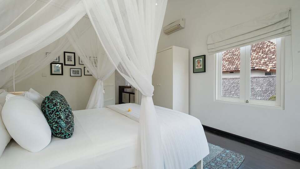 5 Star Villa Merta Sari 8 - Seminyak Serenity