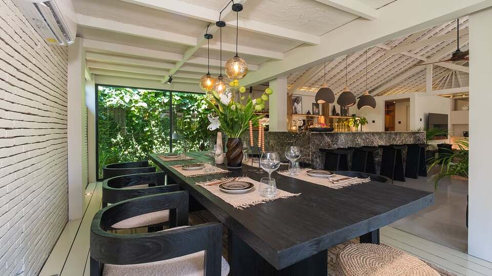 5 Star Villa Dreamora - Contemporary Kerobokan Escape