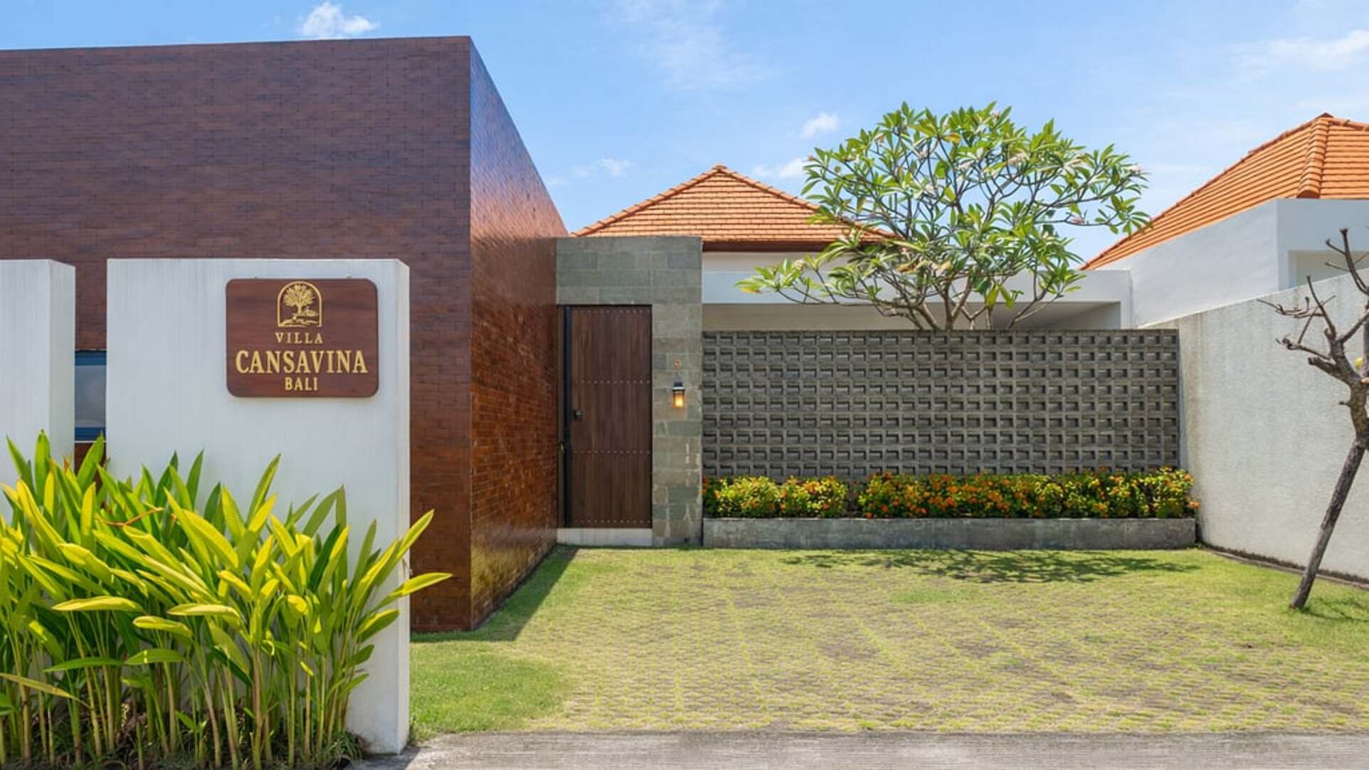 5 Star Villa Cansavina - Modern Seminyak Serenity