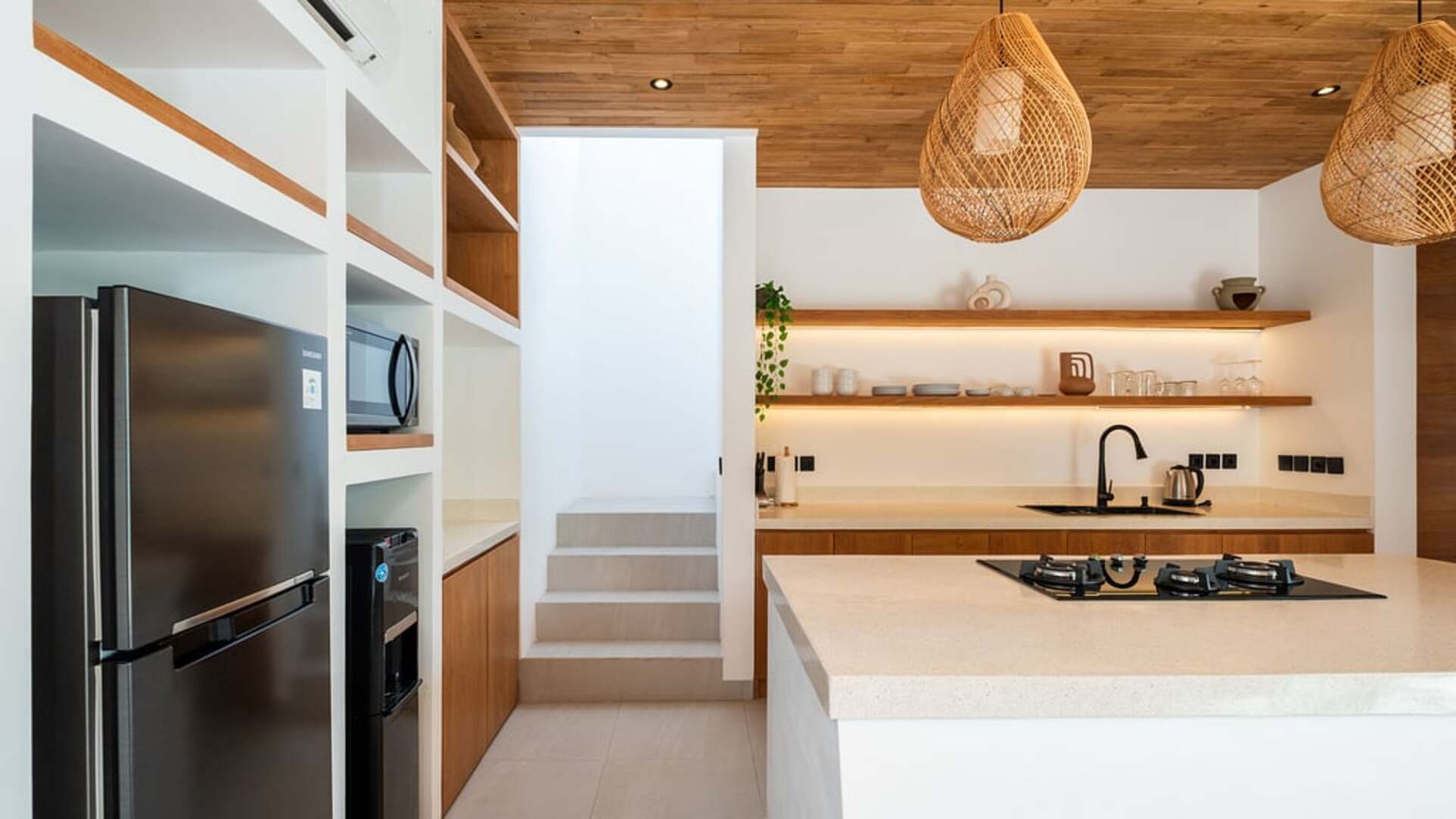 5 Star Loona Palm Canggu Estate - Contemporary Tropical Escape