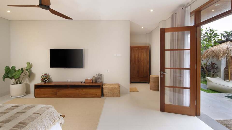 5 Star Villa Reviva - Contemporary Seminyak Escape
