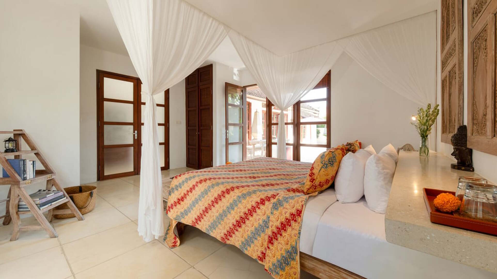 5 Star Villa V Seminyak - Balinese Tropical Charm