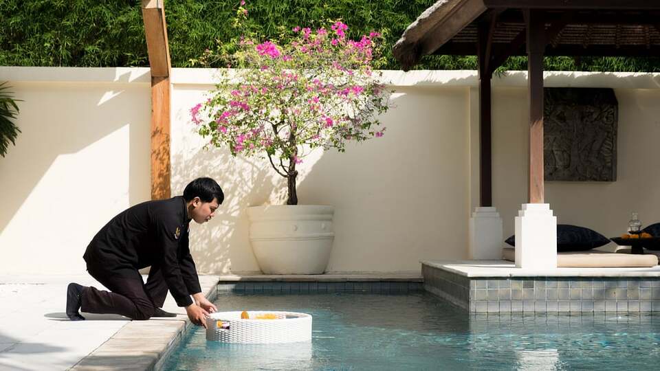 5 Star Villa V Seminyak - Balinese Tropical Charm