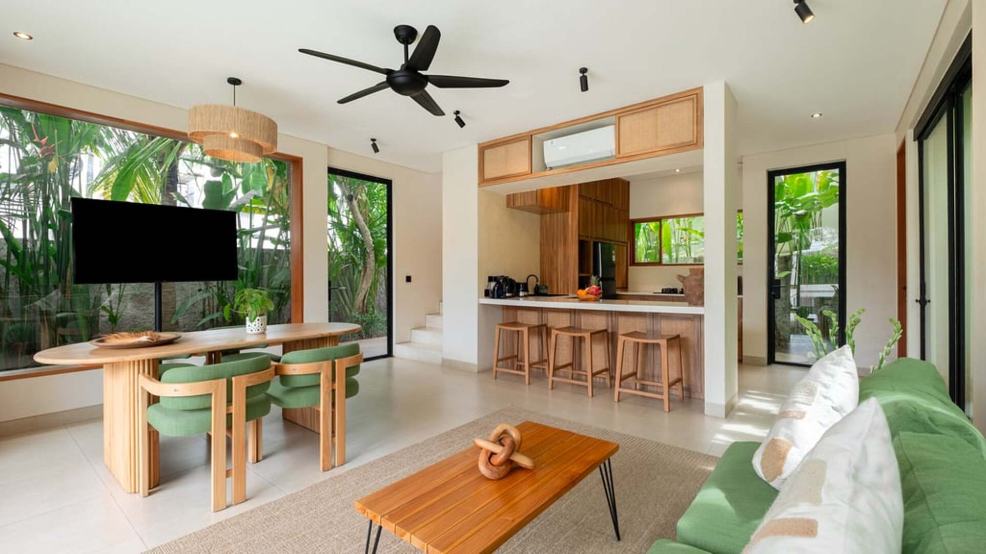 5 Star Lexington Palace Villa – Private Tropical Estate