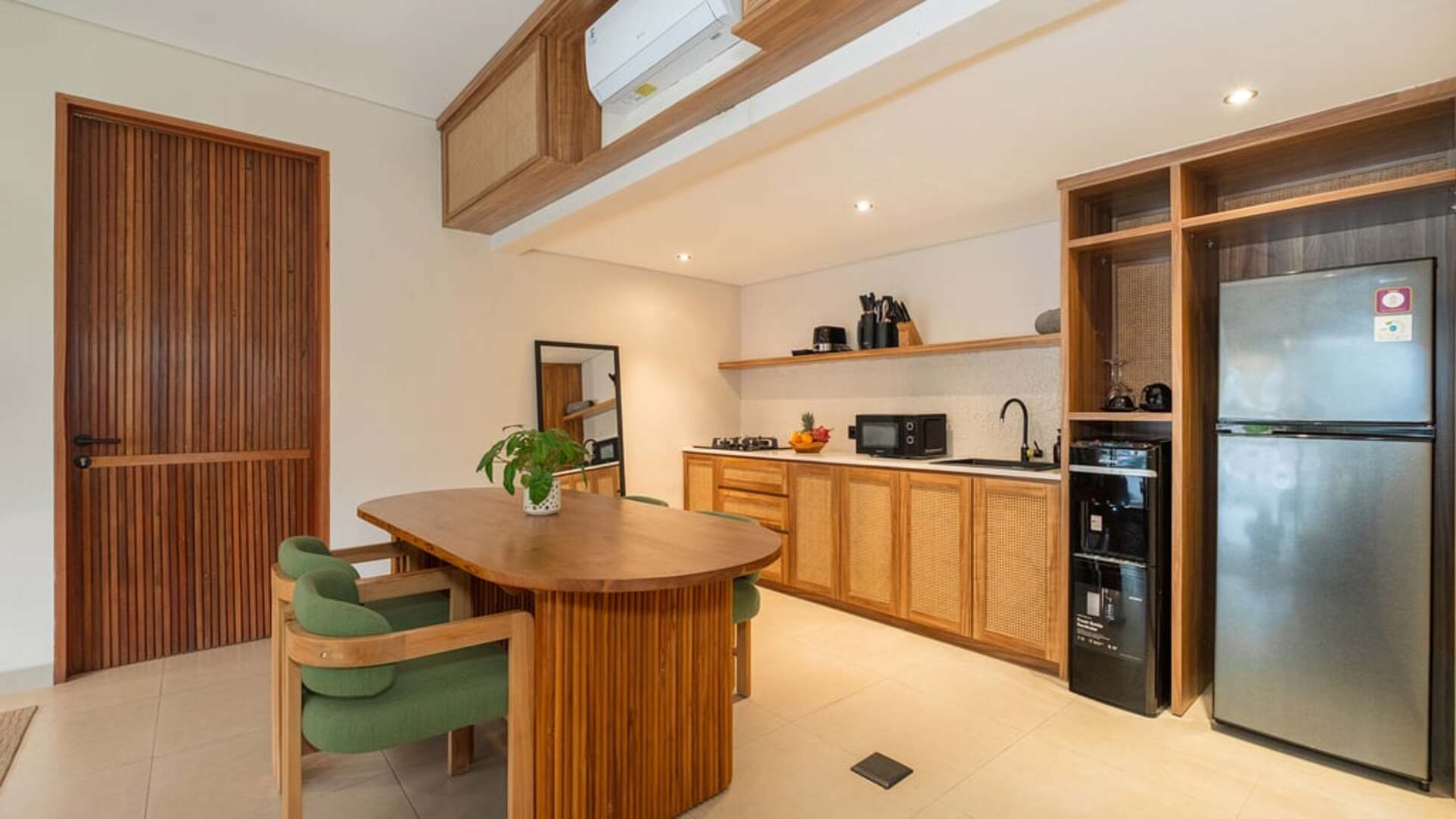 5 Star Lexington Palace Villa – Private Tropical Estate