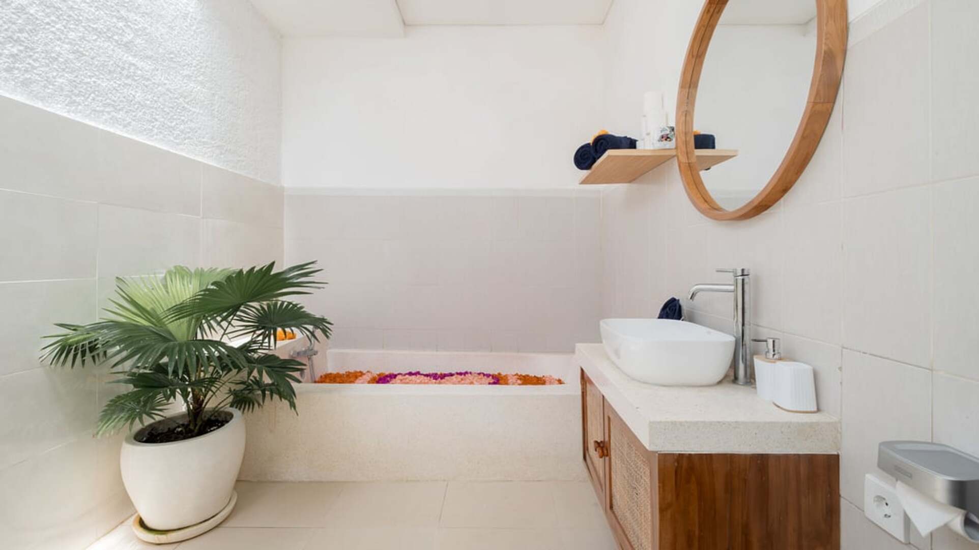 5 Star Villa Victoria 2 – Tropical Seminyak Retreat