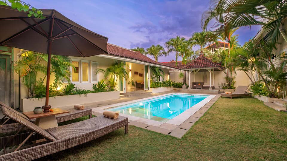 5 Star Villa Mas 4 Seminyak – Elegant Island Retreat