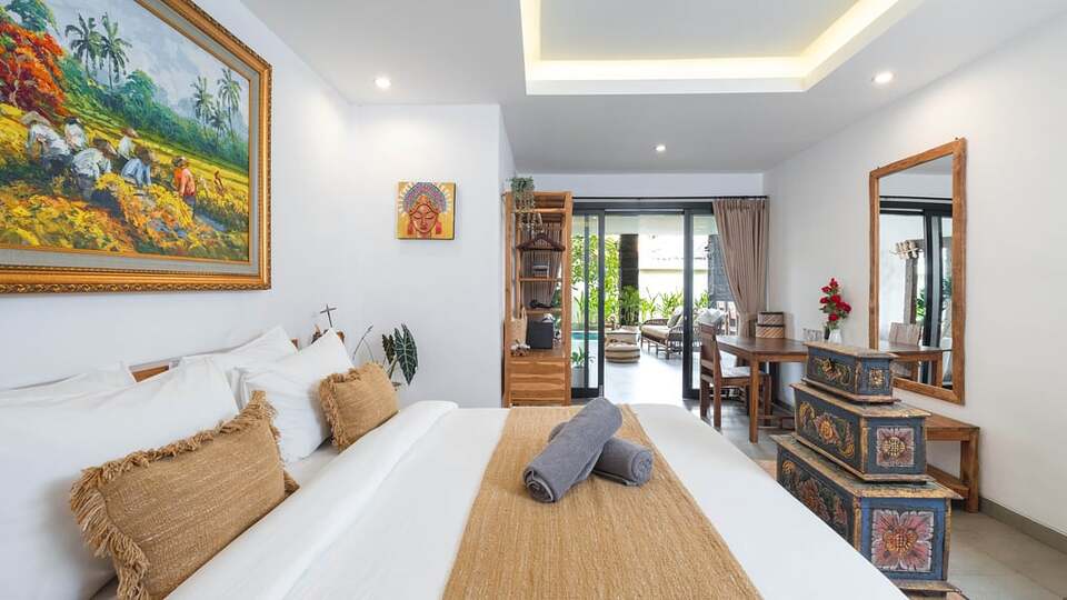 5 Star Villa Ambalika - Seminyak Serenity