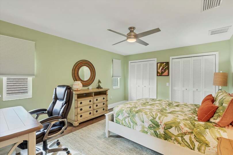 Upstairs queen bedroom with desk & chair