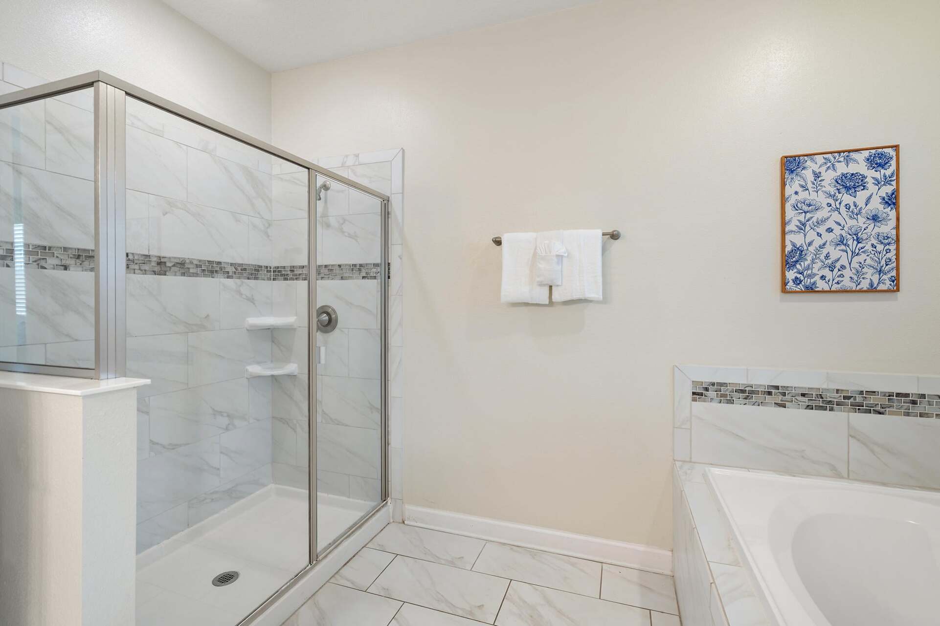 Master King Bathroom 1 Downstairs Tub & Shower Door to Pool