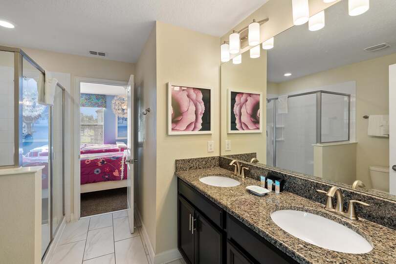 Jack N Jill Bathroom 5 Upstairs Shower (Beds 5 & 6)