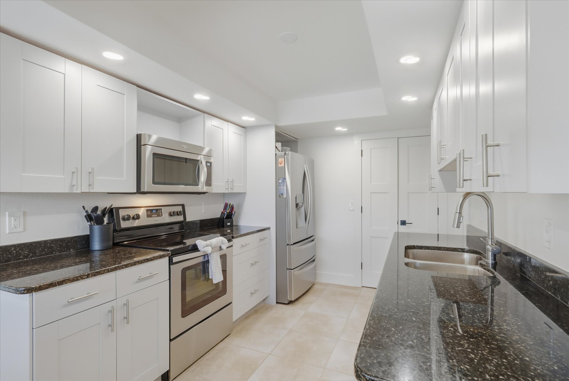 Bright, fully-equipped kitchen