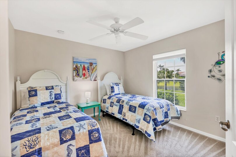 Guest bedroom 1 with two twin beds