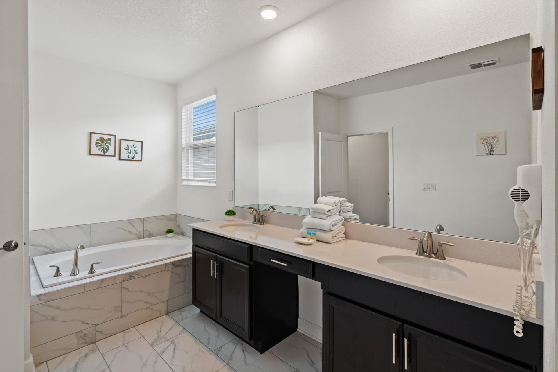 Master King Bathroom 2 Upstairs Tub
